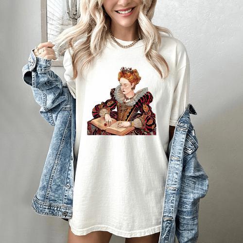 Elizabeth I Reading A Book Women's Comfort Colors T-Shirt - Bookorys DE