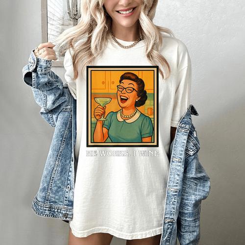 I Wine Housewife Retro Nostalgia Classic 1950s Vintage Humor Women's Comfort Colors T-Shirt - Figerry