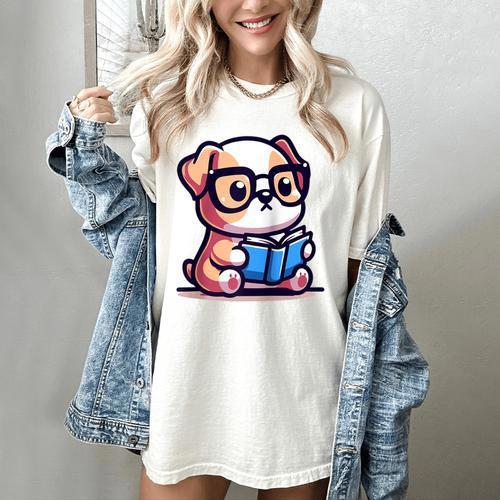 Adorable Book Lover Bulldog With Reading Glasses Cute Raglan Baseball Tee Women's Comfort Colors T-Shirt - Bookorys AU