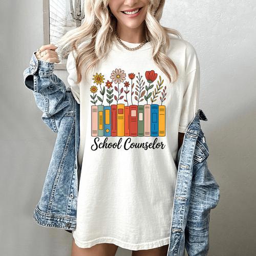Cute Wildflower Book School Counseling Life School Counselor Women's Comfort Colors T-Shirt - Bookorys DE