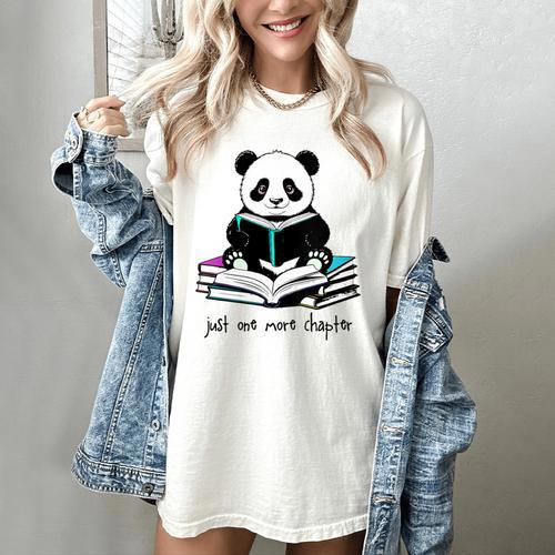 Panda Reading Chapter Books Women's Comfort Colors T-Shirt - Bookorys CA