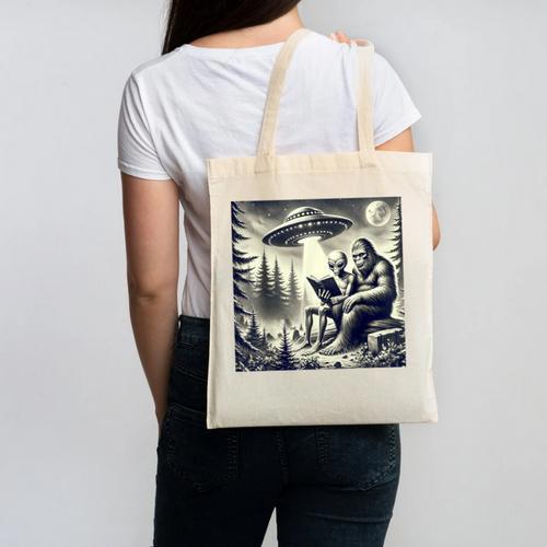 Bigfoot With Alien Reading A Book Bigfoot And UFO Canvas Tote Bag - Bookorys CA
