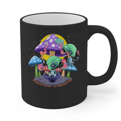 Psychedelic Alien Mushroom Nostalgia Groovy Vibe Hippie Graphic Print Coffee Mug - Figerry