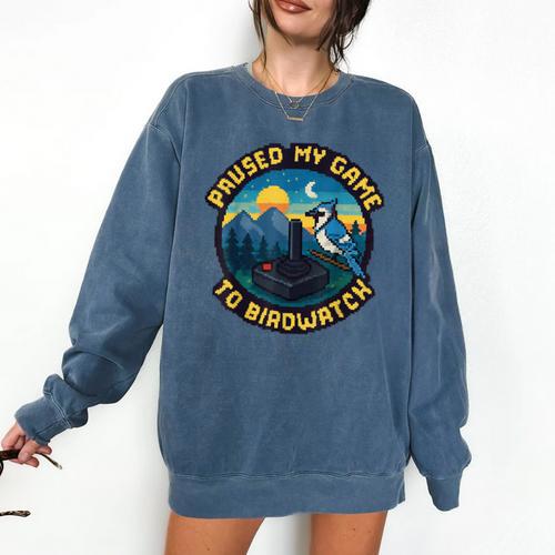 8-Bit Gamer Birder Blue Jay Arcade Nostalgia Nature Comfort Colors Sweatshirt - Figerry