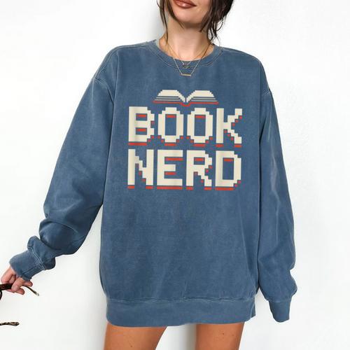 Book Nerd Retro Pixel Reading Librarian Aesthetic Comfort Colors Sweatshirt - Bookorys