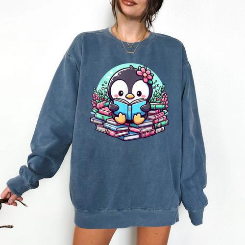 Bookish Penguin Heart A Readers Love Penguins Comfort Colors Sweatshirt - Bookorys DE