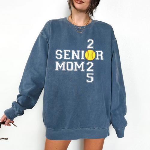 Class Of 2025 Softball Mom Senior Graduation Graduate Women Comfort Colors Sweatshirt - Best Gift Smart
