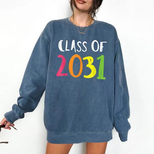 Class Of 2031 Kindergarten Graduation Back To School T-Shirt Comfort Colors Sweatshirt - Best Gift Smart