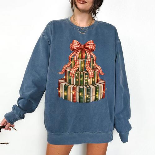 Coquette Christmas Book Tree Xmas Lights Librarian Teacher Comfort Colors Sweatshirt - Bookorys DE