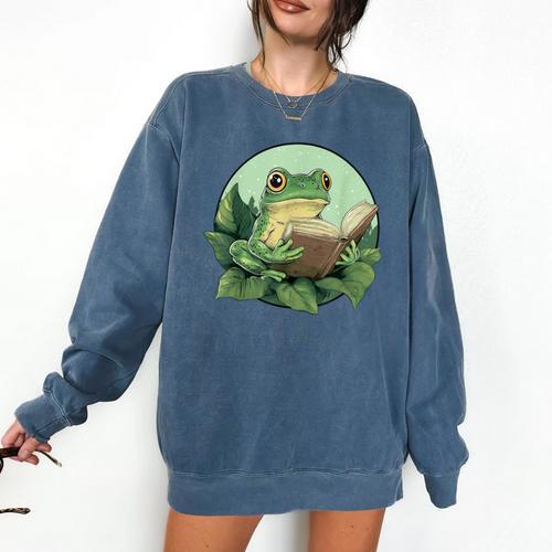 Cottagecore Frog Reading a Book Comfort Colors Sweatshirt - Bookorys