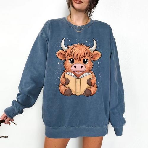 Cute Highland Cow Reading Book Comfort Colors Sweatshirt - Bookorys