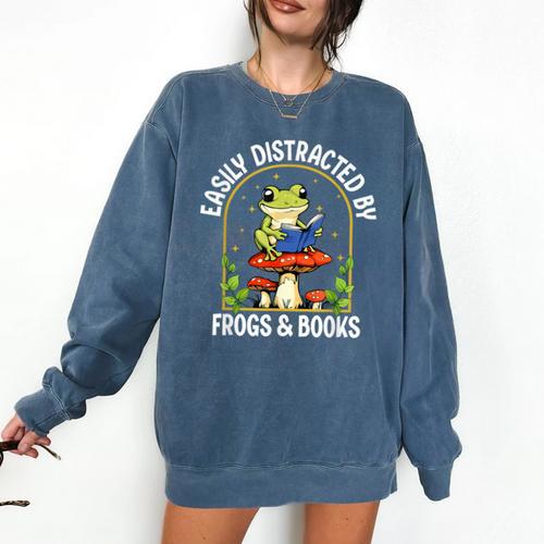Easily Distracted By Frogs And Books Comfort Colors Sweatshirt - Bookorys DE