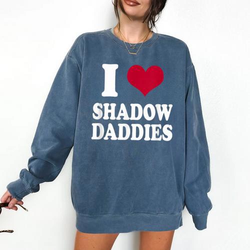 Fantasy Romantasy Book Lover I Love Heart Shadow Daddies Comfort Colors Sweatshirt - Bookorys