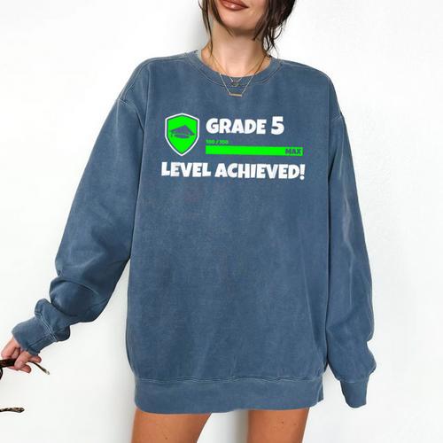 Grade 5 Level Achieved Video Gamer 5th Grade Graduation Comfort Colors Sweatshirt - Best Gift Smart