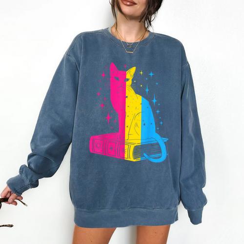 Pansexual Pride Celestial Cat Sitting Book LGBTQ Pan Colors Men Women Comfort Colors Sweatshirt - Bookorys AU