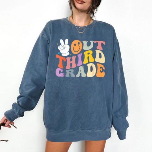 Peace Out Third 3rd Grade Graduation Graduate Class Of 2025 Comfort Colors Sweatshirt - Best Gift Smart