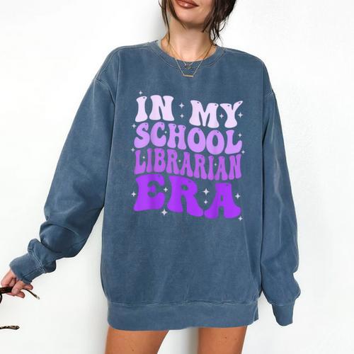 In My School Librarian Era Groovy Back To School Book Lover Comfort Colors Sweatshirt - Bookorys