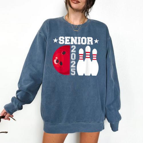 Senior 2025 Bowling Player Class Of 2025 Graduation Seniors Comfort Colors Sweatshirt - Best Gift Smart