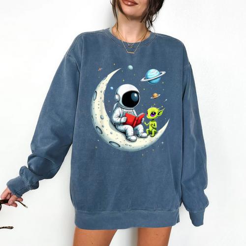 UFO Alien Astronaut Reading Book In Space Comfort Colors Sweatshirt - Bookorys