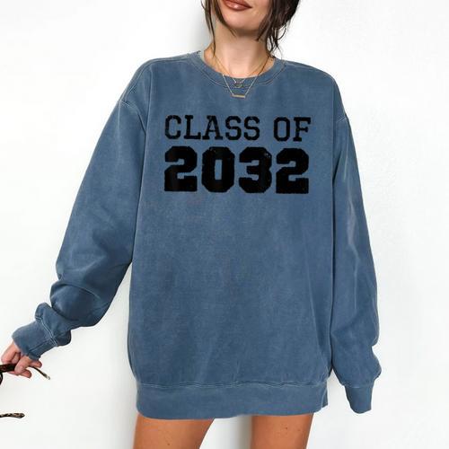 Class Of 2032 Future Graduation Vintage T-Shirt Comfort Colors Sweatshirt - Best Gift Smart