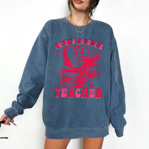 Cupid's Favorite Teacher Valentines Day Heart Book Lover Comfort Colors Sweatshirt - Bookorys DE