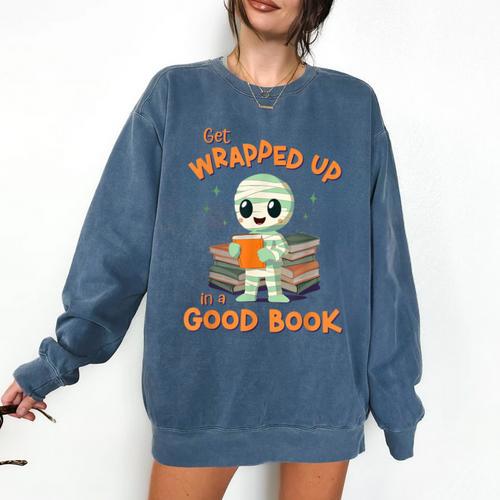 Cute Halloween Teacher Librarian Mummy Reading Books Comfort Colors Sweatshirt - Bookorys