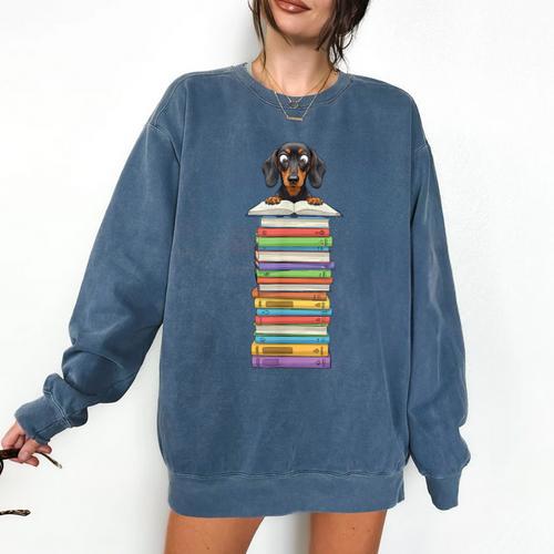 Cute Wiener Dog Dachshund Reading On Pile Of Books Comfort Colors Sweatshirt - Bookorys UK