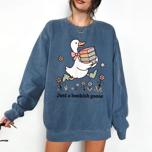 Goose With Books Cute Bookworm Reader Comfort Colors Sweatshirt - Bookorys DE