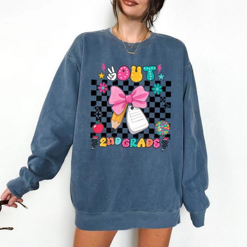Peace Out 2nd Grade Graduation Last Day School Second Grade Comfort Colors Sweatshirt - Best Gift Smart