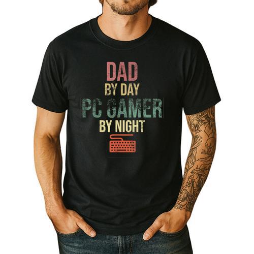 Dad By Day PC Gamer By Night For Gaming Dads Men's Casual T-Shirt - Father's Day Fun