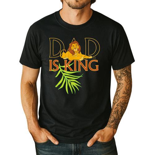 Disney The Lion King Dad Is King Mufasa & Simba Father's Day Men's Casual T-Shirt - Father's Day Fun