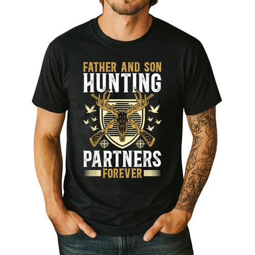 Father And Son Hunting Partners Dad And Son Hunting Buddies Men's Casual T-Shirt - Father's Day Fun