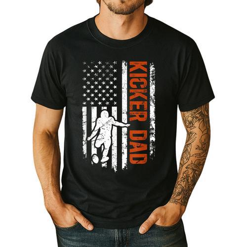 Football Kicker Dad Of A Football Kicker Father US Flag Men's Casual T-Shirt - Father's Day Fun