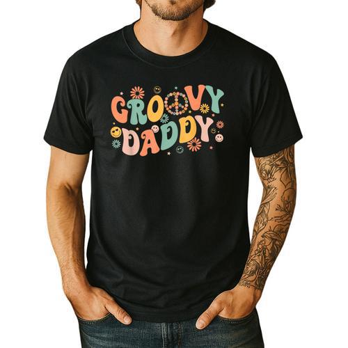 Groovy Daddy Birthday Party Peace Sign Dad 60s 70s Hippie Men's Casual T-Shirt - Father's Day Fun