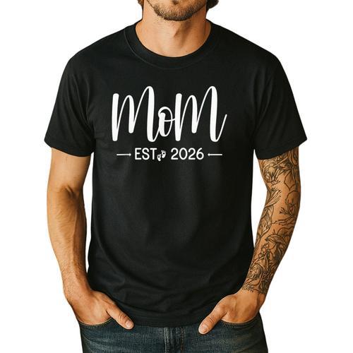 Mom Est 2026 New Moms And Dads Matching Mother To Be 2026 Men's Casual T-Shirt - Father's Day Fun