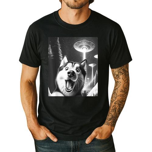 Siberian Husky Alien UFO Taking a Selfie Dog Mom Dad Men's Casual T-Shirt - Father's Day Fun