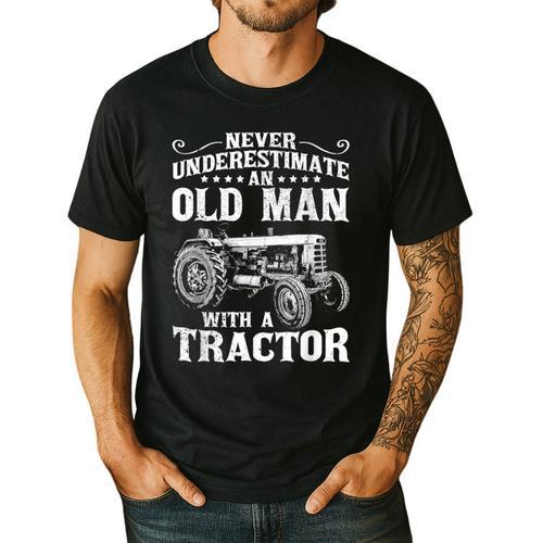 Never Underestimate An Old Man Tractor Farmer Dad Men's Casual T-Shirt - Father's Day Fun