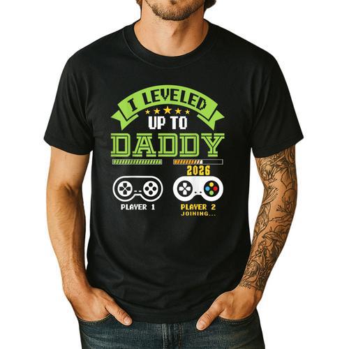 Vintage Leveling Up To Daddy 2026 Soon To Be Dad 2026 Men's Casual T-Shirt - Father's Day Fun
