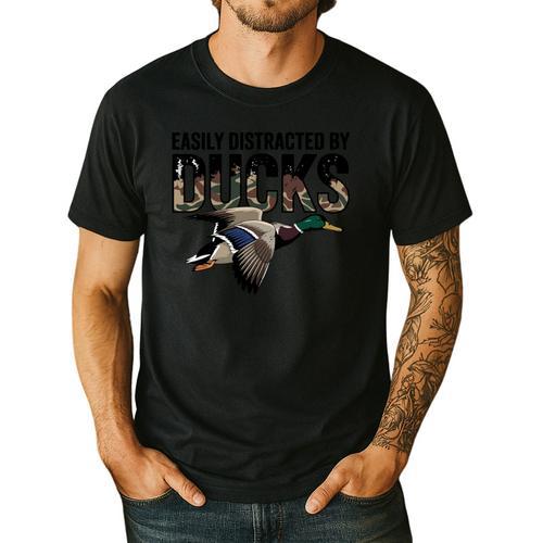 Mallard Duck Hunting Camo Easily Distracted Duck Dad Men's Casual T-Shirt - Father's Day Fun