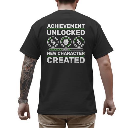Schwangerschaft Verknden Geschenk Zocker New Character Created Pregnancy Announcement Dad Gamer Men's Back Print T-Shirt - Father's Day Fun