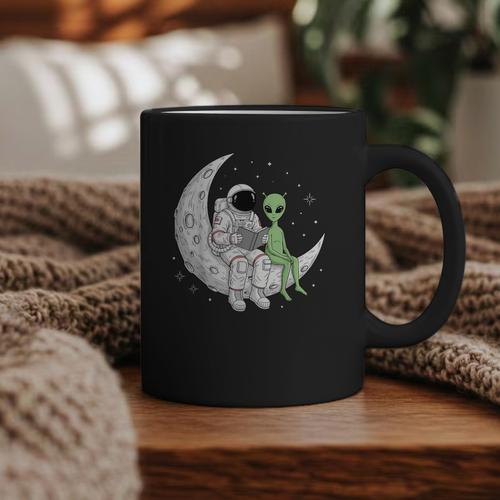 Astronaut Reading Book To Alien Moon Space Book Lover Men Graphic Print Coffee Mug - Bookorys