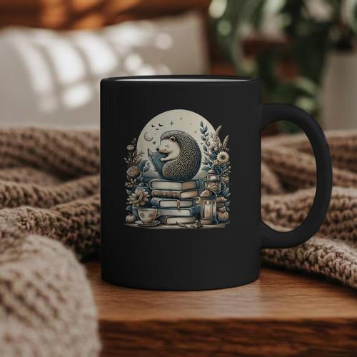 Cute Cottagecore Aesthetic Hedgehog Reading Book Nerd Graphic Print Coffee Mug - Bookorys DE