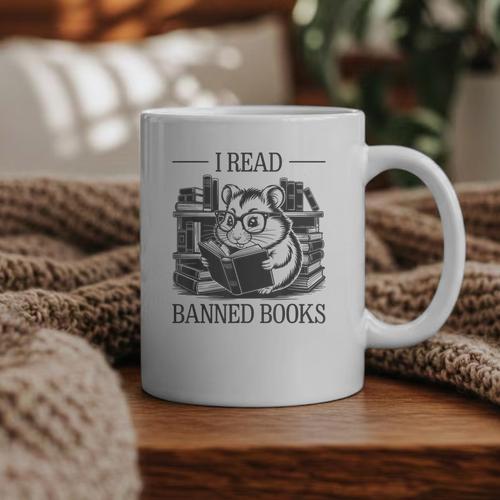 I Read Banned Books Graphic Print Coffee Mug - Bookorys UK