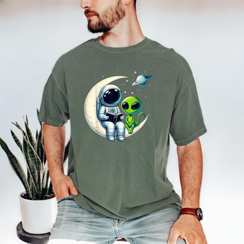 Astronaut Reading Book To Alien Shirt Moon Space Lover Kids Men's Comfort Colors T-Shirt - Bookorys AU