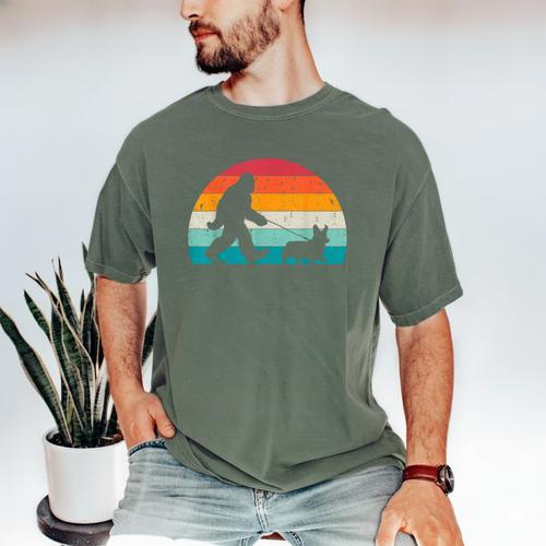 Bigfoot Walking a Dog Corgi Lovers Dog Dad Men's Comfort Colors T-Shirt - Father's Day Fun