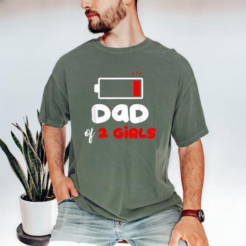Dad Of 2 Girls Low Battery Daddy Of Two Girls Father Men's Comfort Colors T-Shirt - Father's Day Fun