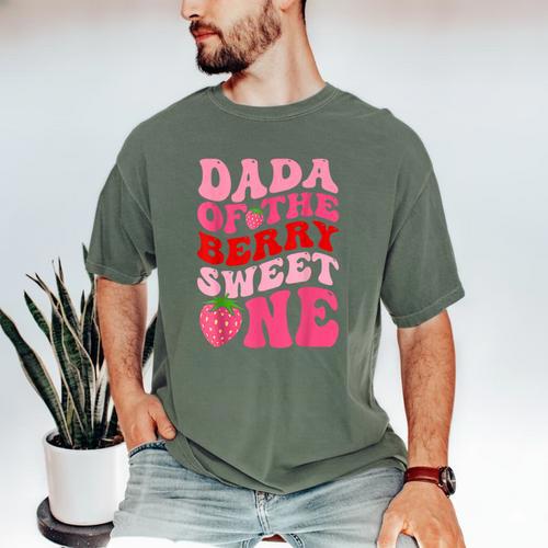Dada Of The Berry Sweet One Strawberry First Birthday Men's Comfort Colors T-Shirt - Father's Day Fun