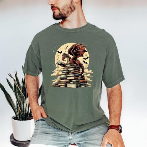 Dragon Reading a Book Dragons And Books Lover Bookworm Men's Comfort Colors T-Shirt - Bookorys