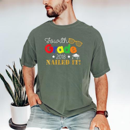 Fourth 4th Grade 2018 Nailed It Graduation Shirt Men's Comfort Colors T-Shirt - Best Gift Smart