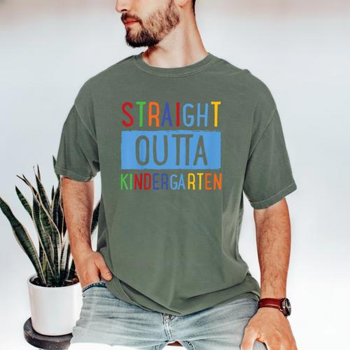 Kids STRAIGHT OUTTA KINDERGARTEN T-SHIRT FUNNY GRADUATION GIFT Men's Comfort Colors T-Shirt - Best Gift Smart
